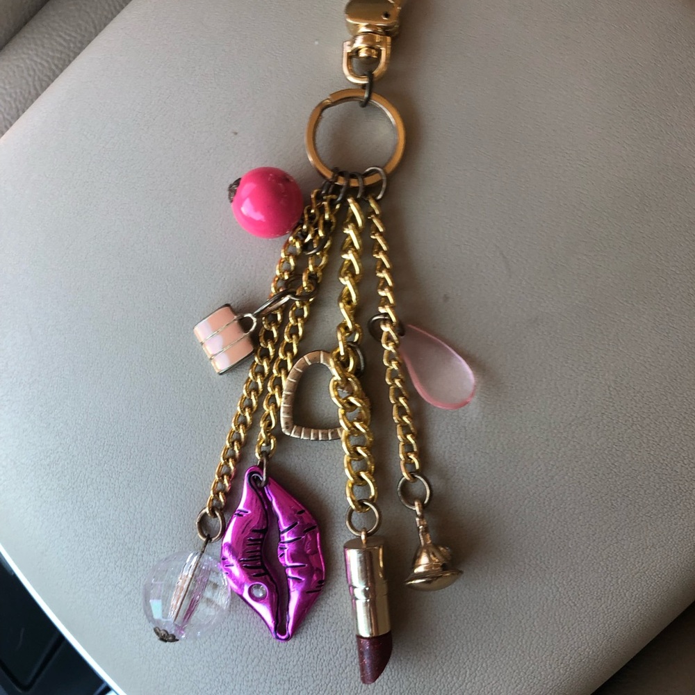 Makeup accessories keychain